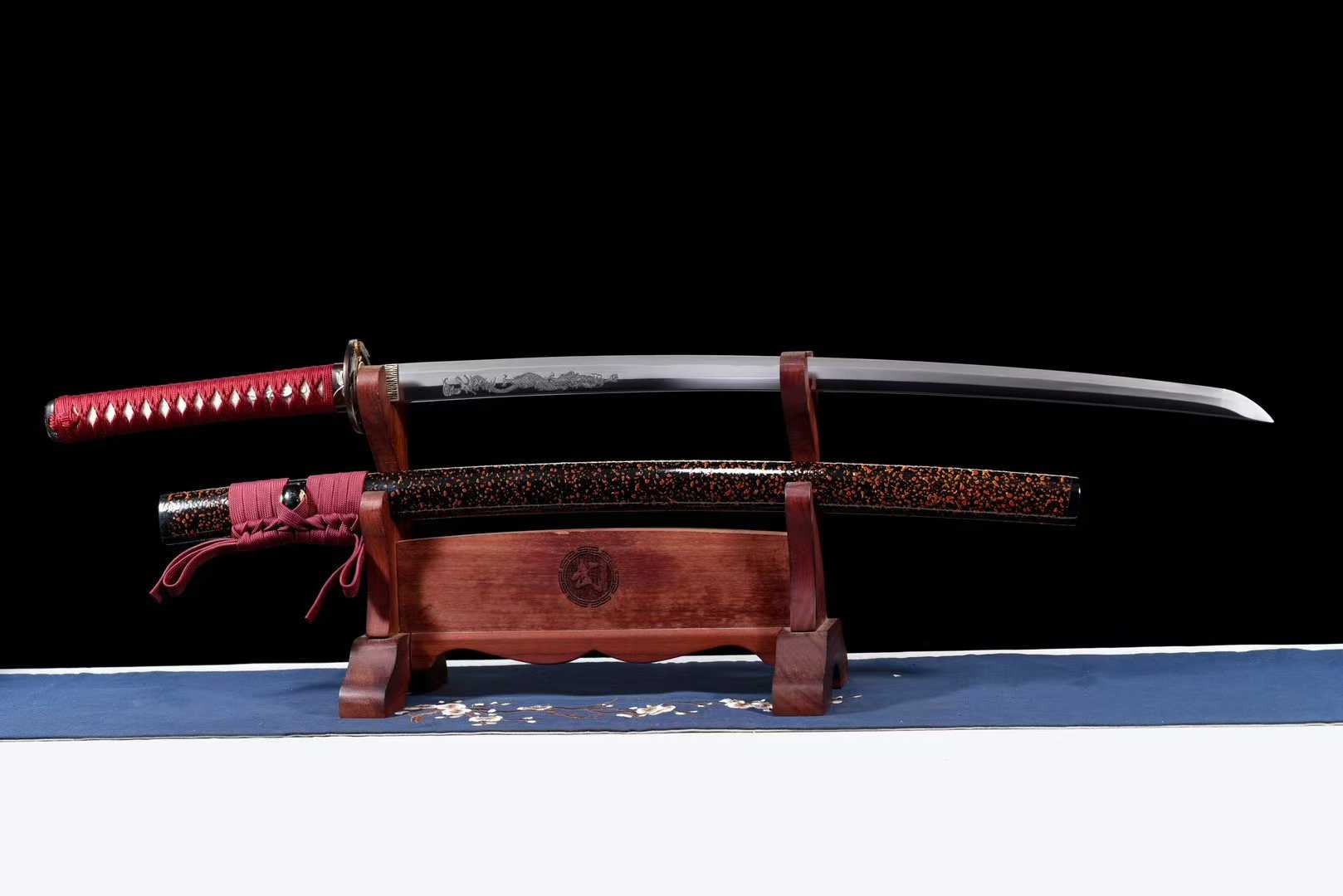 Tên Sản Phẩm: Kiếm Nhật Katana T8 - Sát Cánh Đỏ